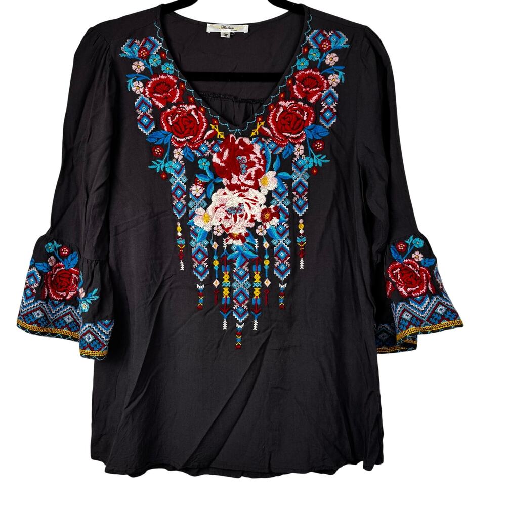 Andre by Unit Embroidered Floral 3/4 Sleeve Top Blouse Size Medium Gray Taupe